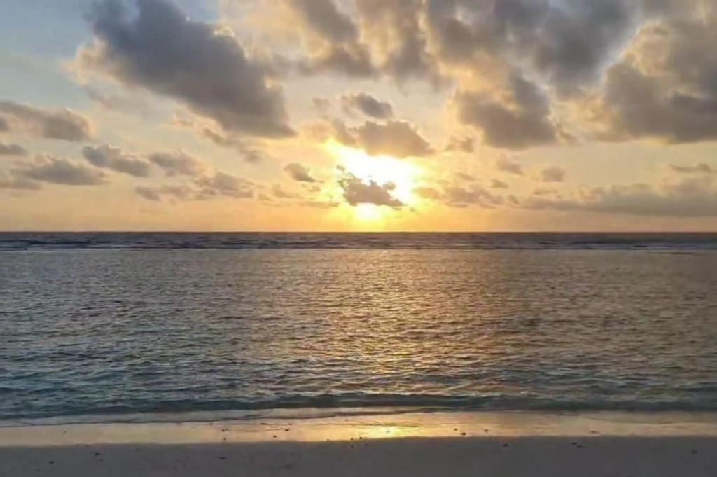 Enjoy Sunset at Henveiru Beach