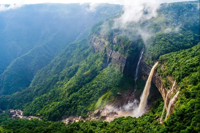 Nohkalikai Falls