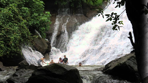 Pali waterfalls trek