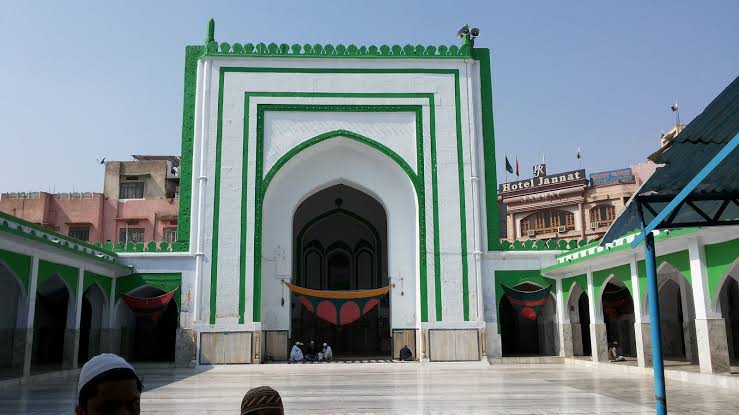 Akbari Masjid
